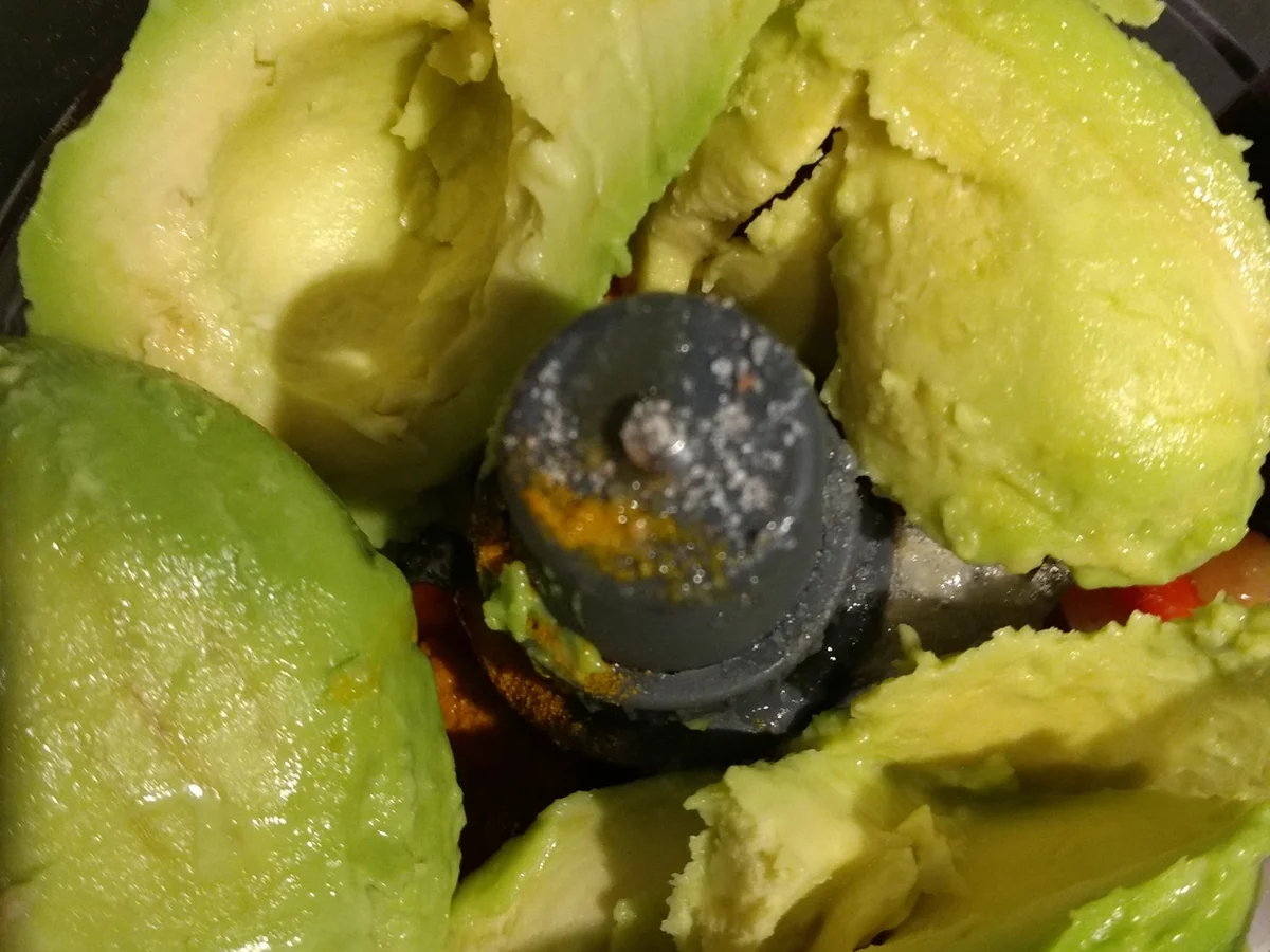 Rezept: BiNe` S AVOCADO HUMMUS MIT CHILI Bild Nr. 3339 BiNe` S AVOCADO HUMMUS MIT CHILI - Rezept - Bild Nr. 3339