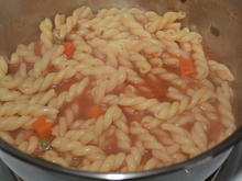 Nudel-Gemüse-Tomaten-Suppe - Rezept - Bild Nr. 2