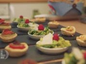 Zweierlei Miniquiches mit kleiner Salatbeilage - Rezept - Bild Nr. 2