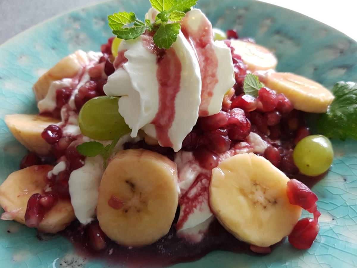 Bilder für Biggi`s Dessert = Obstsalat à la Biggi - Rezept