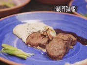 Lammkarree auf Yamwurzelpüree mit Spargel, Portweinreduktion und gepuffertem Quinoa - Rezept - Bild Nr. 2