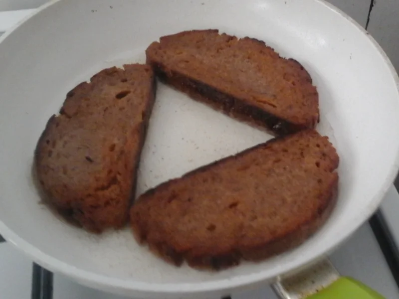 Topinky mit Schnittlachrührei - Rezept - Bild Nr. 3381