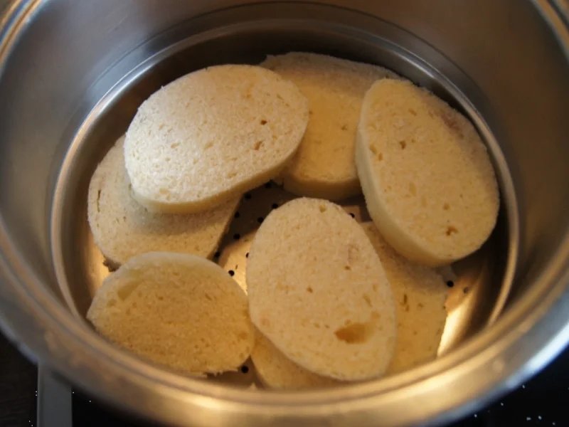 Falsches Rinderfilet gekocht mit Semmelknödel und Gemüsesauce - Rezept - Bild Nr. 3386