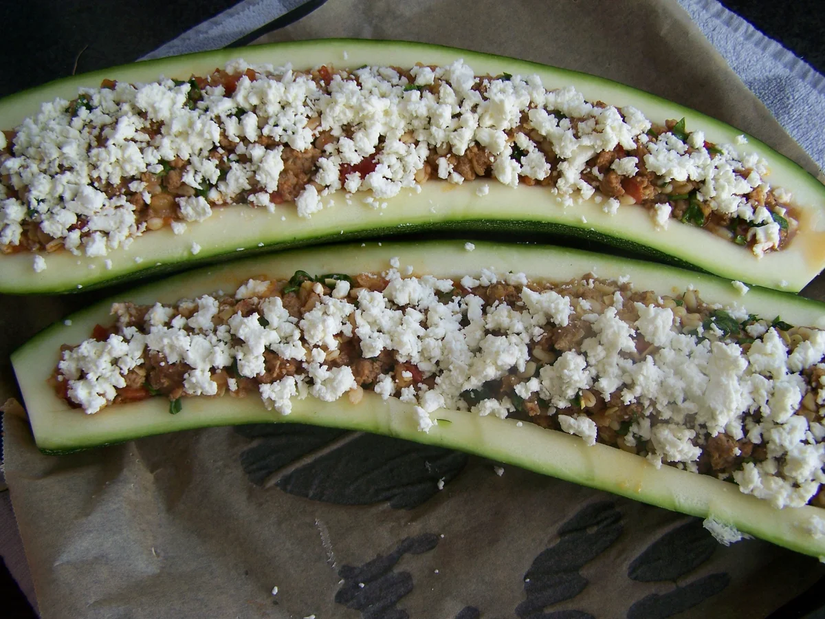 Ein Traum von einer Zucchini, gefüllt - Rezept - Bild Nr. 3398