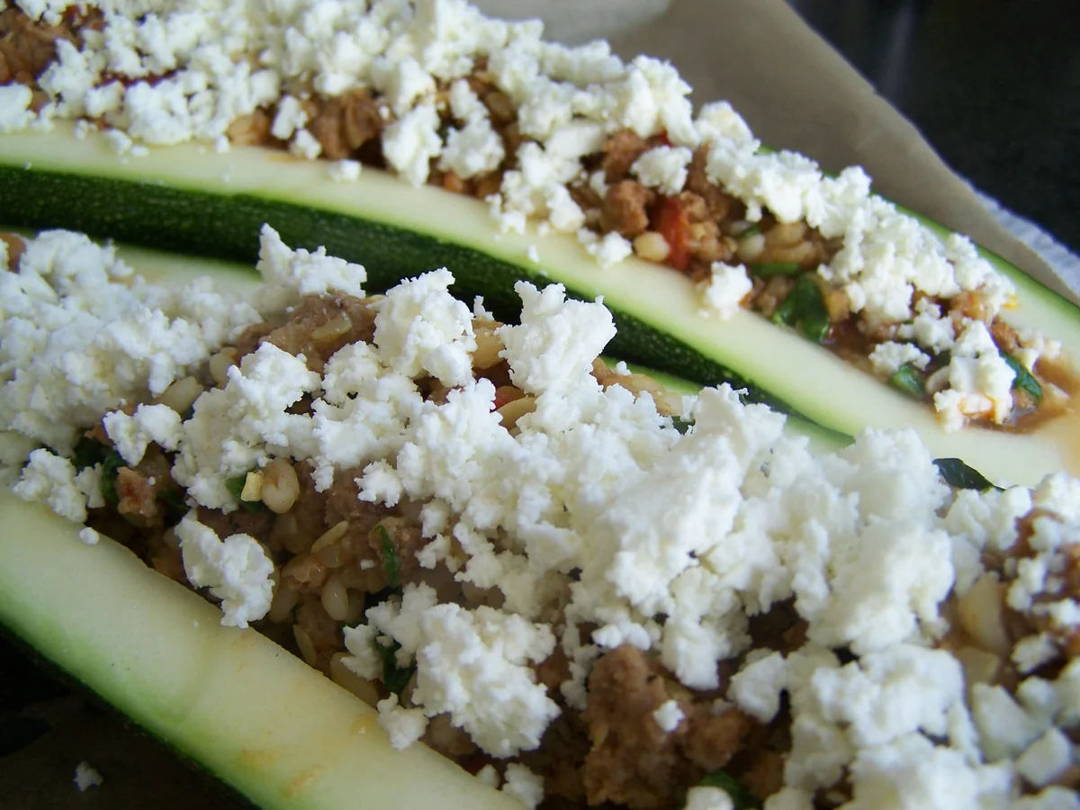 Ein Traum von einer Zucchini, gefüllt - Rezept - Bild Nr. 3399