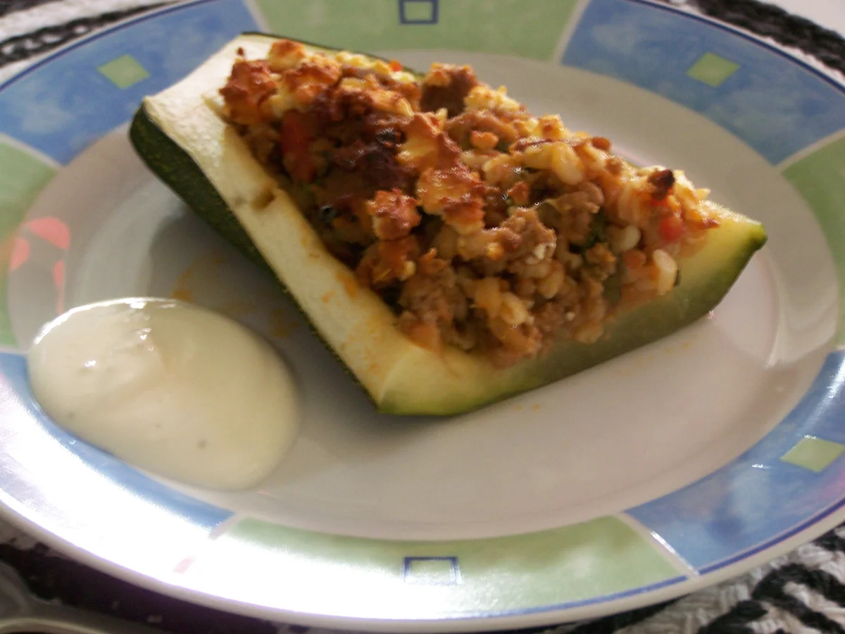 Ein Traum von einer Zucchini, gefüllt - Rezept - Bild Nr. 3403