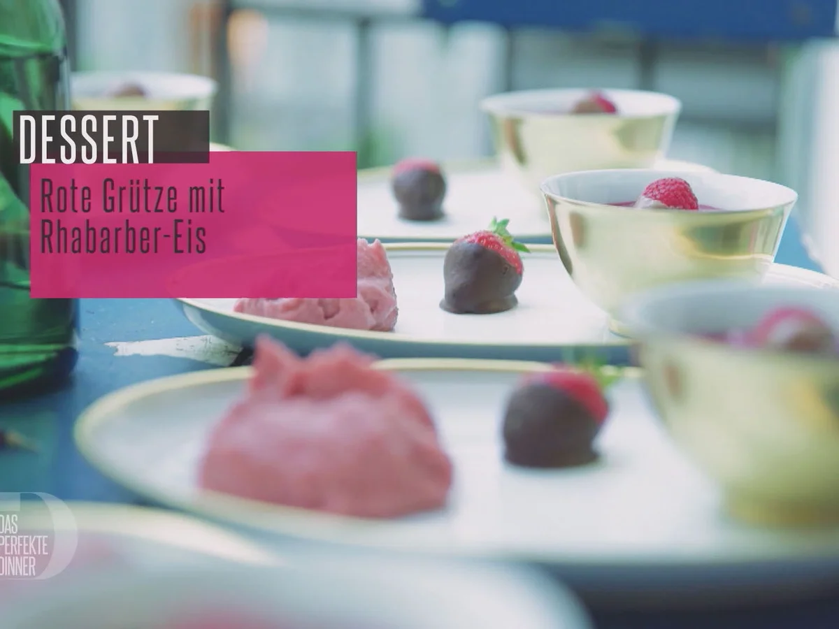 Rezept: Rhabarber Eis mit roter Grütze Bild Nr. 2 Rhabarber Eis mit roter Grütze - Rezept - Bild Nr. 2