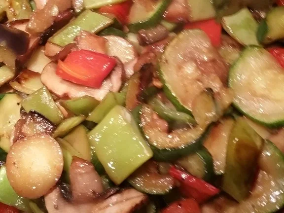 Schnitzelfleisch mit Gemüsepfanne à la Biggi - Rezept - Bild Nr. 3395