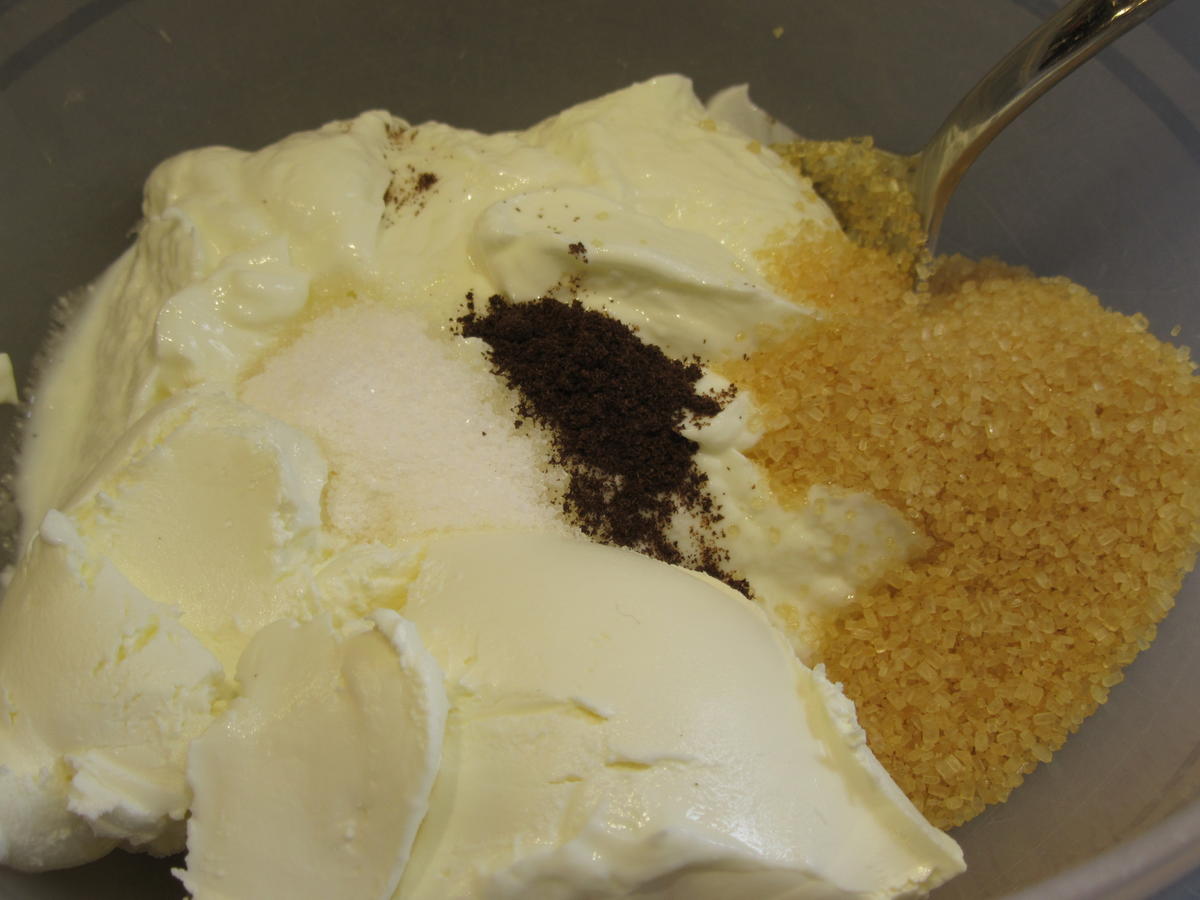 Dessert: Quark-Mascarpone-Törtchen auf Nektarinensalat mit Schokocrunch - Rezept - Bild Nr. 3409