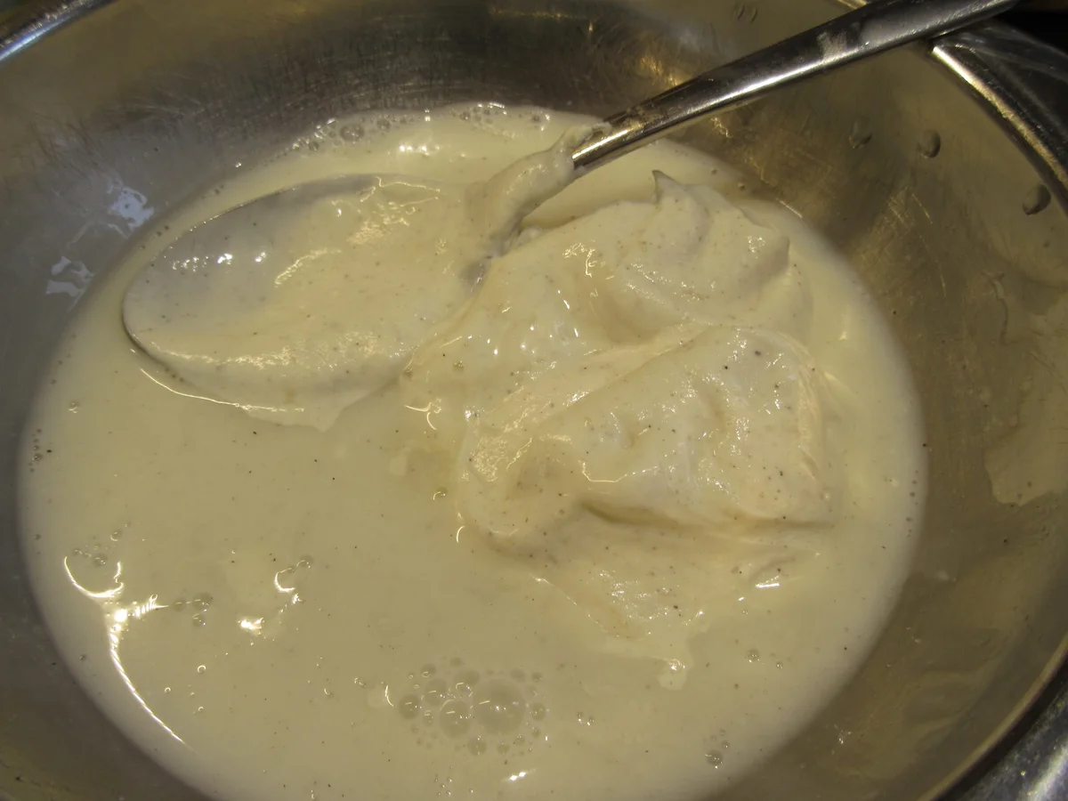 Rezept: Dessert: Quark-Mascarpone-Törtchen auf Nektarinensalat mit Schokocrunch Bild Nr. 3410 Dessert: Quark-Mascarpone-Törtchen auf Nektarinensalat mit Schokocrunch - Rezept - Bild Nr. 3410