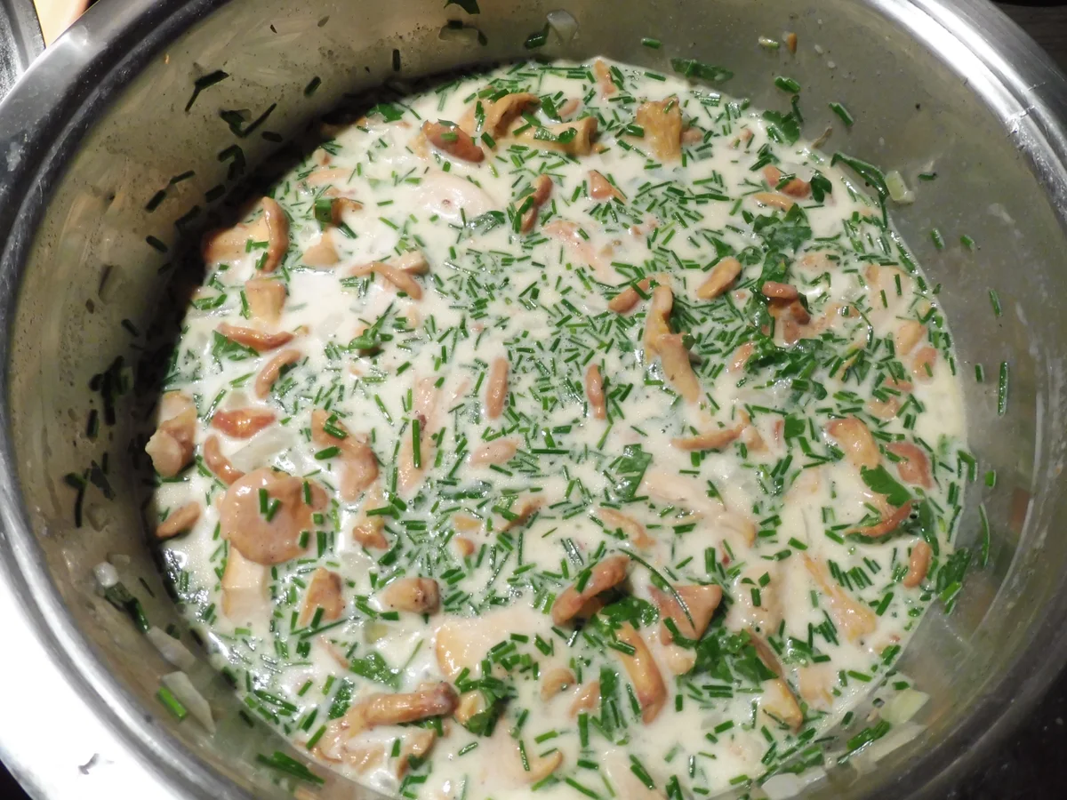 Rezept: Pfifferlinge in Sahnesoße zu Pfannkuchen. Bild Nr. 3431 Pfifferlinge in Sahnesoße zu Pfannkuchen. - Rezept - Bild Nr. 3431