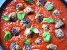 Parmesan - Hackbällchen mit Tomatensoße - Rezept - Bild Nr. 2
