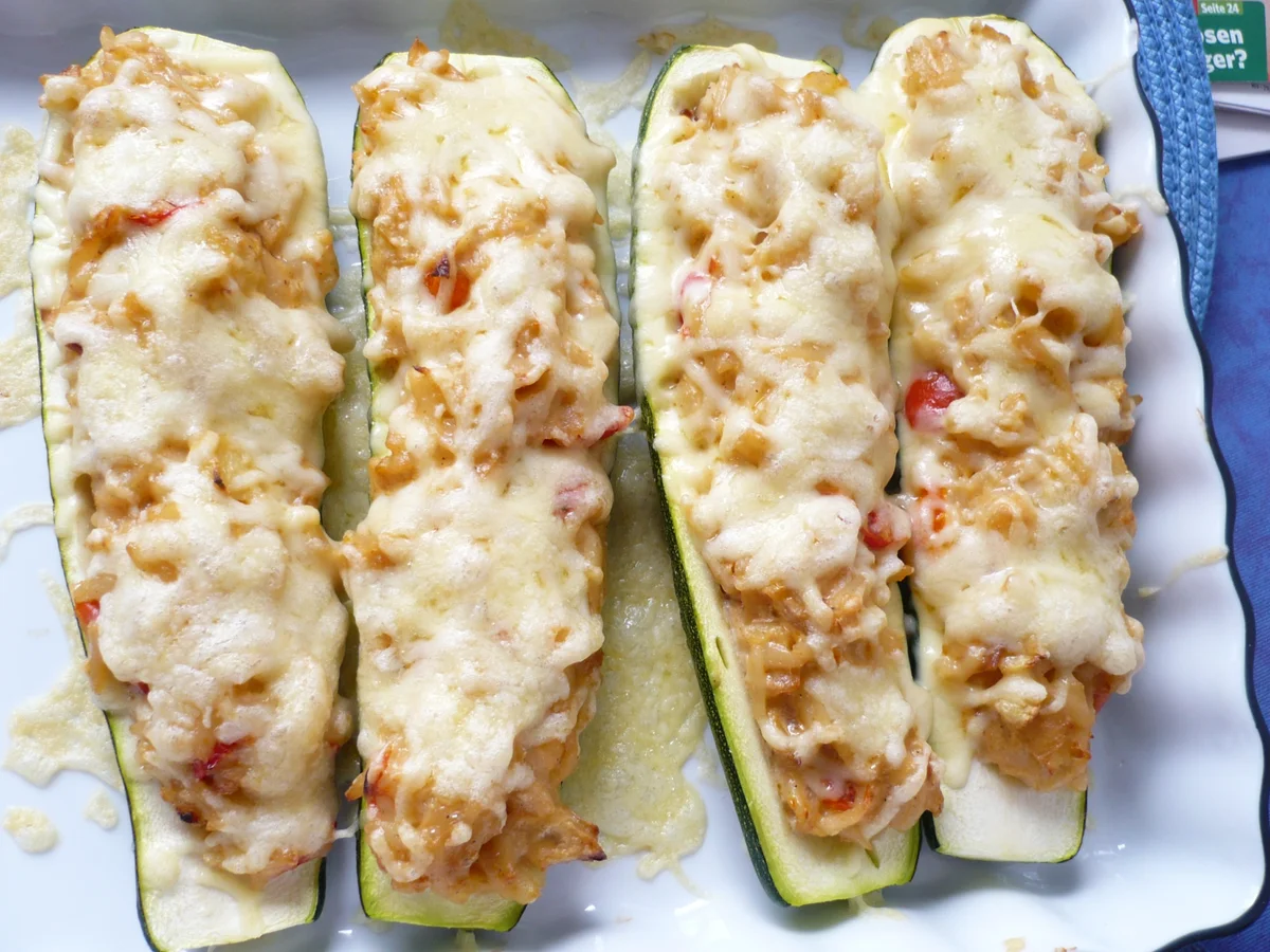 Gefüllte Zucchini griechische Art - Rezept - Bild Nr. 3436