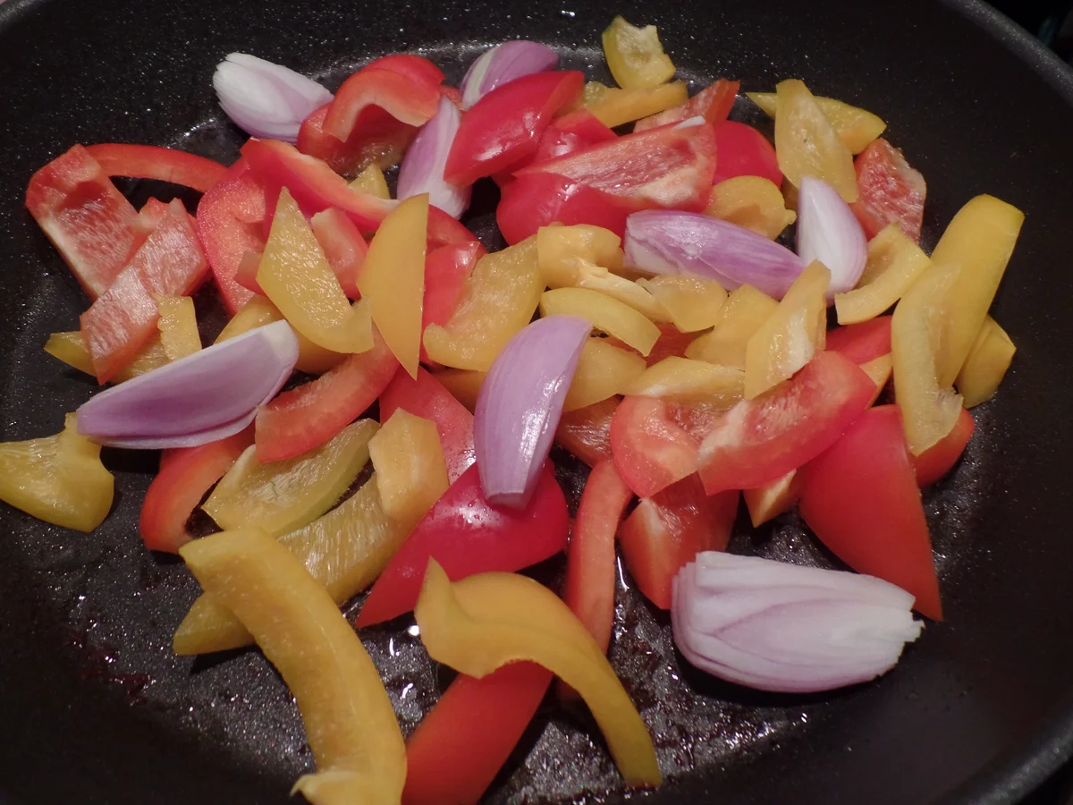 Rezept: Putenbrust mit Paprikagemüse und Petersilien-Polenta Bild Nr. 3438 Putenbrust mit Paprikagemüse und Petersilien-Polenta - Rezept - Bild Nr. 3438