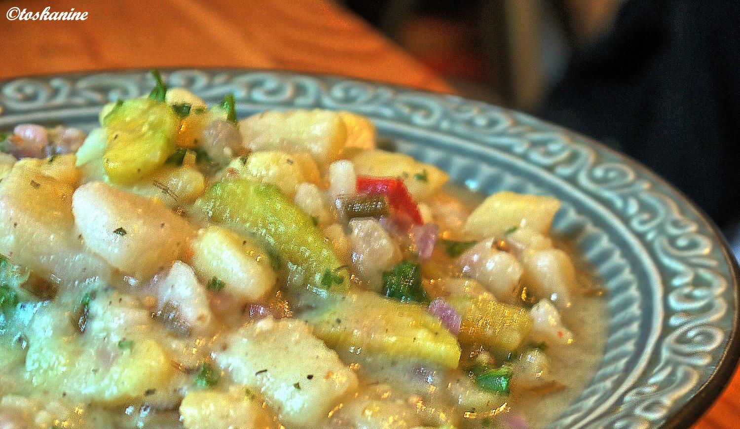 Kartoffelsalat mit grüner Gurke - Rezept - kochbar.de