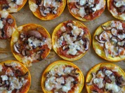 Kleine runde Zucchini-Pizzen; vegetarisch - Rezept - Bild Nr. 2