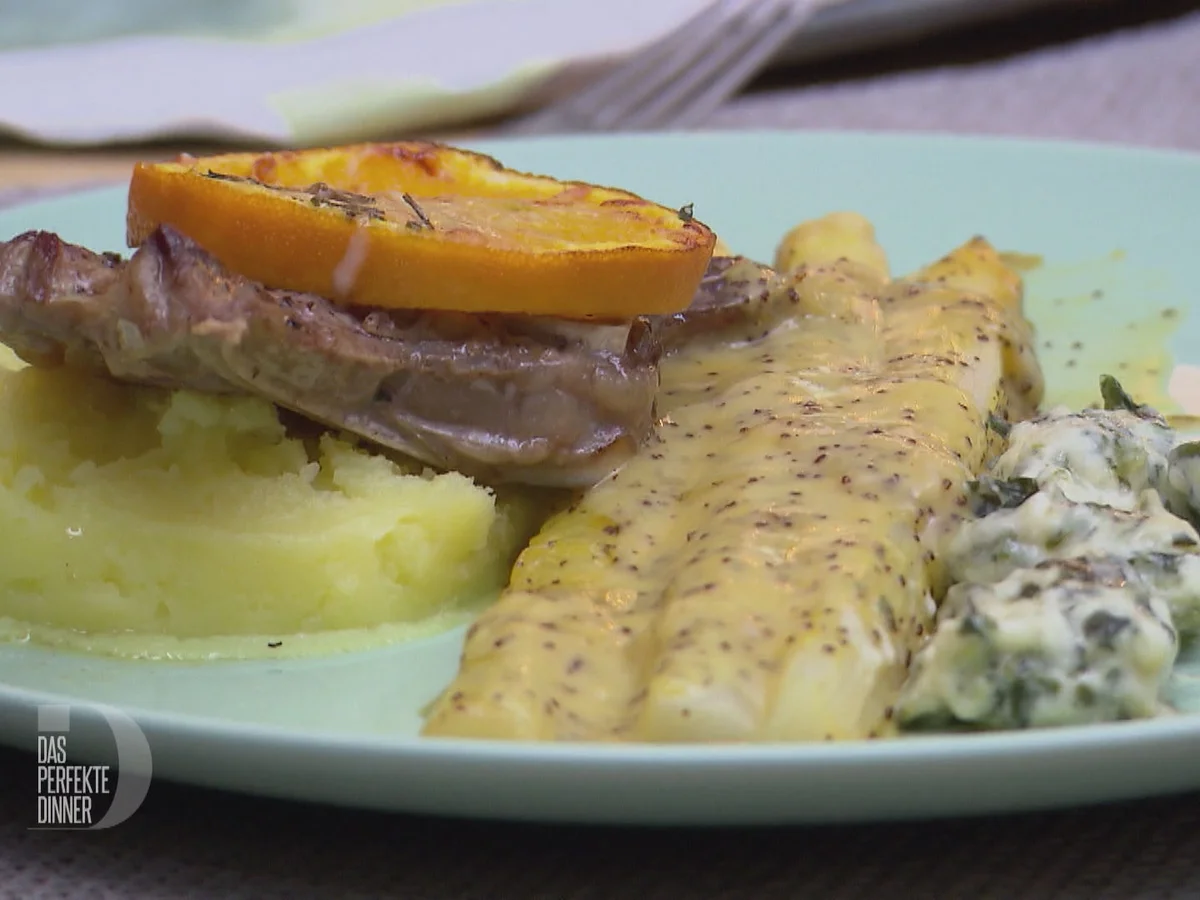 Lammkotelett, dazu Spargel in Orangensoße und Malfatti mit Kartoffelstampf - Rezept - Bild Nr. 2