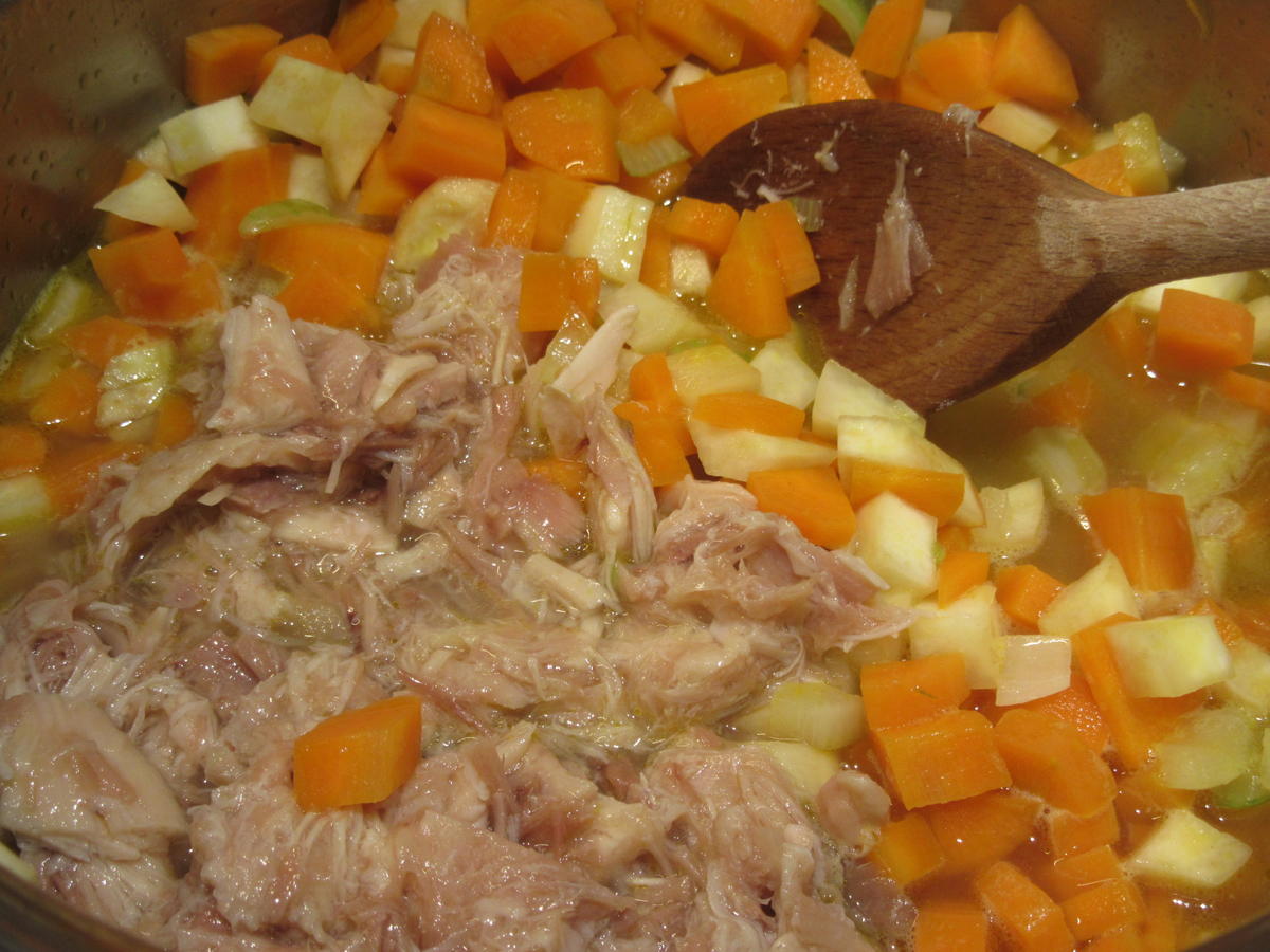 Suppen: Karotten-Sellerie-Creme mit Hähnchen-Croutons - Rezept - Bild Nr. 3442