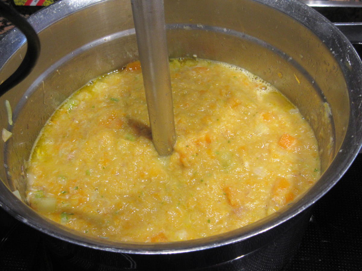Suppen: Karotten-Sellerie-Creme mit Hähnchen-Croutons - Rezept - Bild Nr. 3443