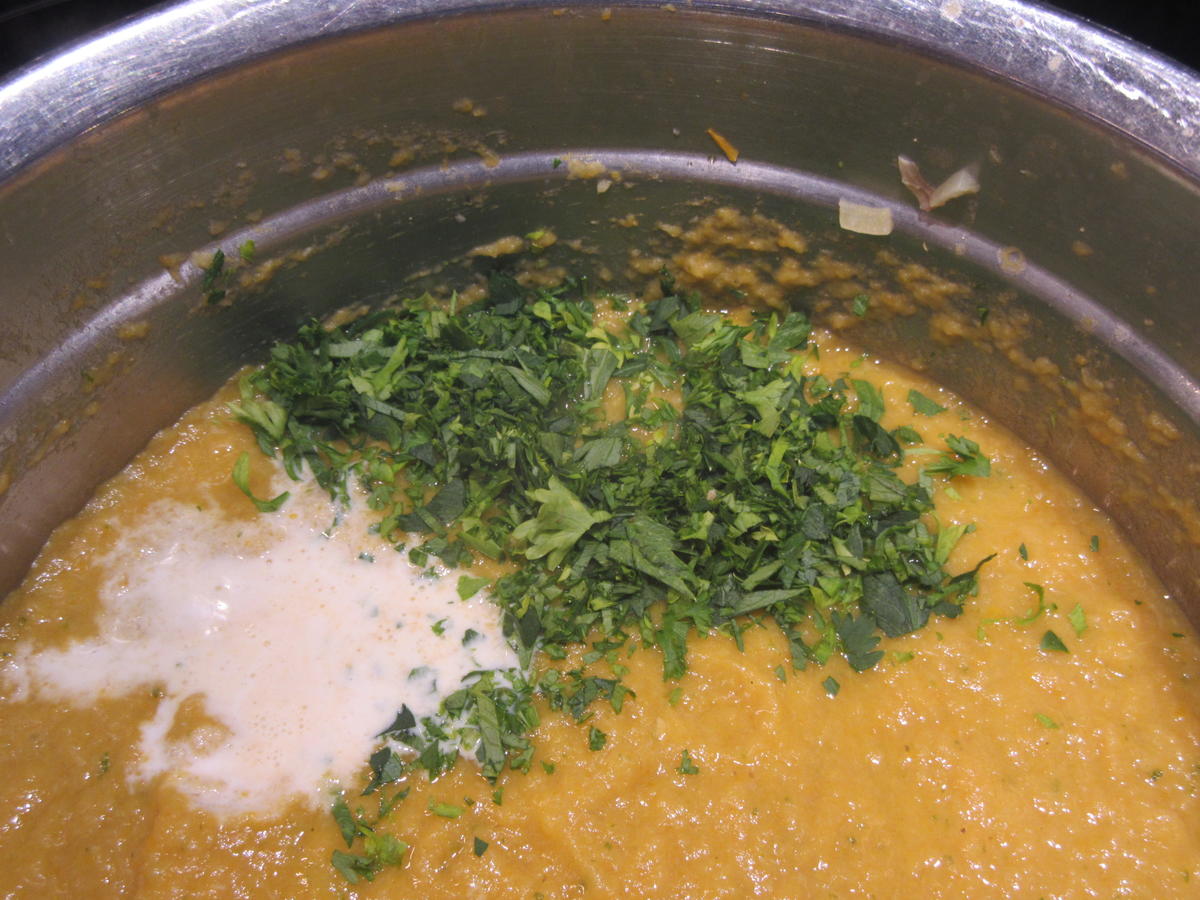 Suppen: Karotten-Sellerie-Creme mit Hähnchen-Croutons - Rezept - Bild Nr. 3444