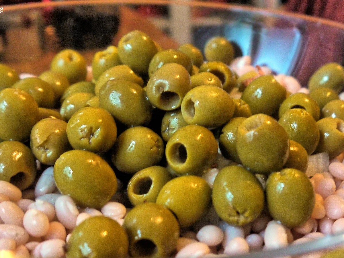 Pikanter Bohnen-Oliven-Salat - Rezept - Bild Nr. 3444