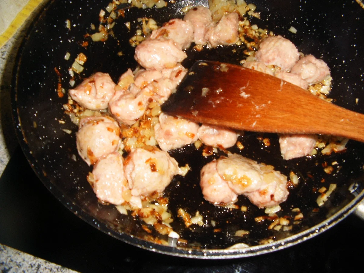 Rezept: Rösti-Bratwurst-Pfanne Bild Nr. 3448 Rösti-Bratwurst-Pfanne - Rezept - Bild Nr. 3448