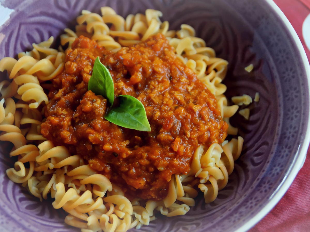 Vegetarische Soja Bolognese Soße mit dem Thermomix - schnell &amp; einfach ...