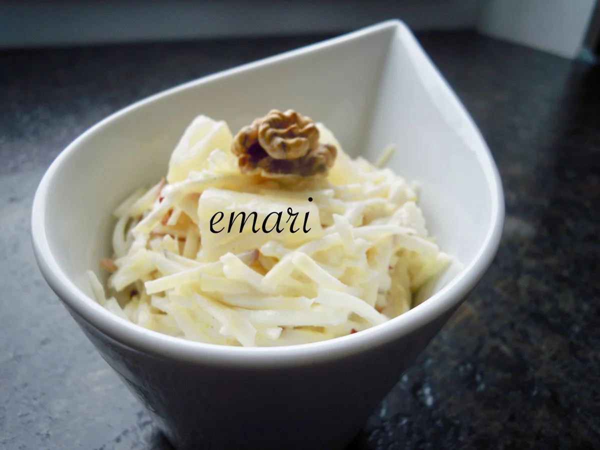 feiner Waldorf Salat a'la emari - Rezept - Bild Nr. 9934