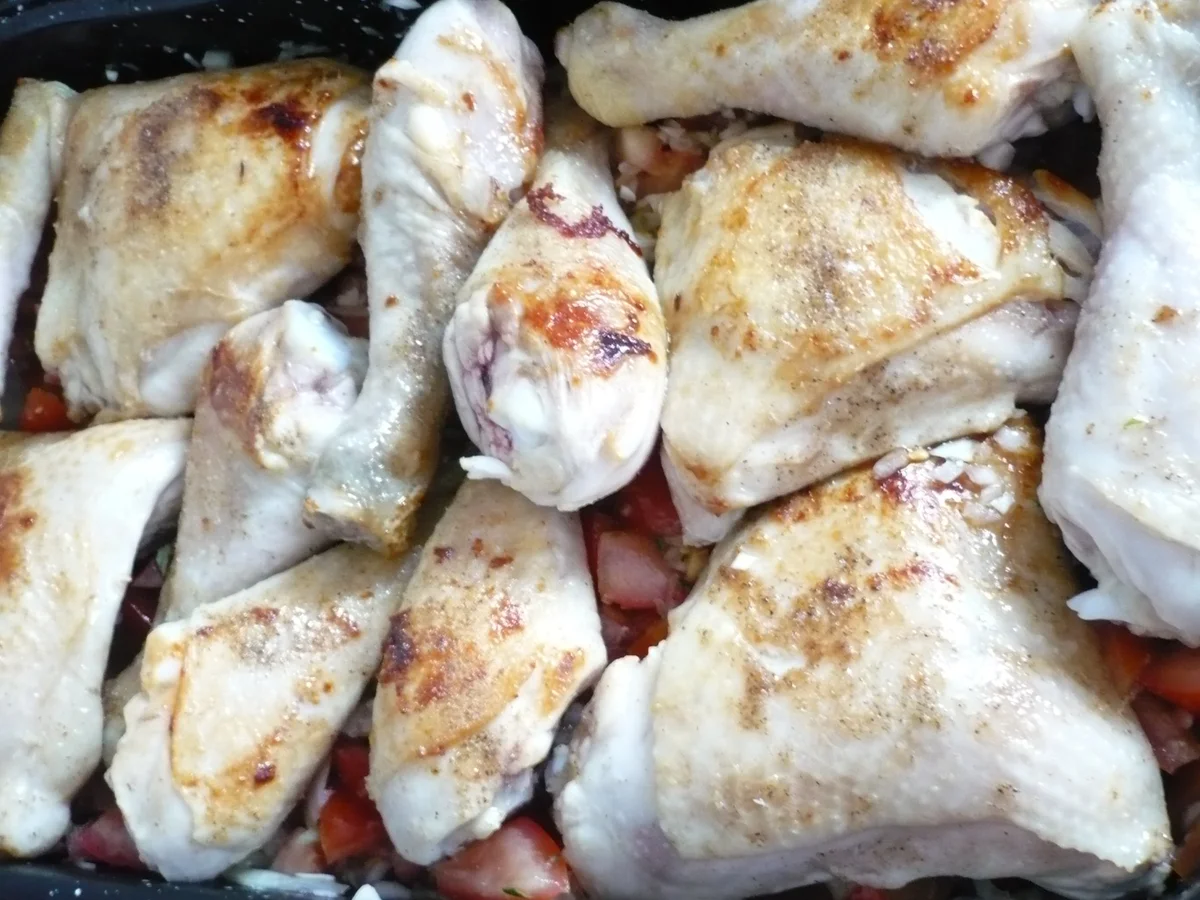 Hähnchenkeulen auf Tomatensugo - Rezept - Bild Nr. 3464