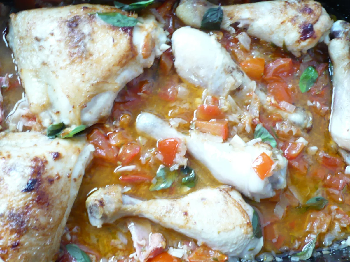 Hähnchenkeulen auf Tomatensugo - Rezept - Bild Nr. 3466