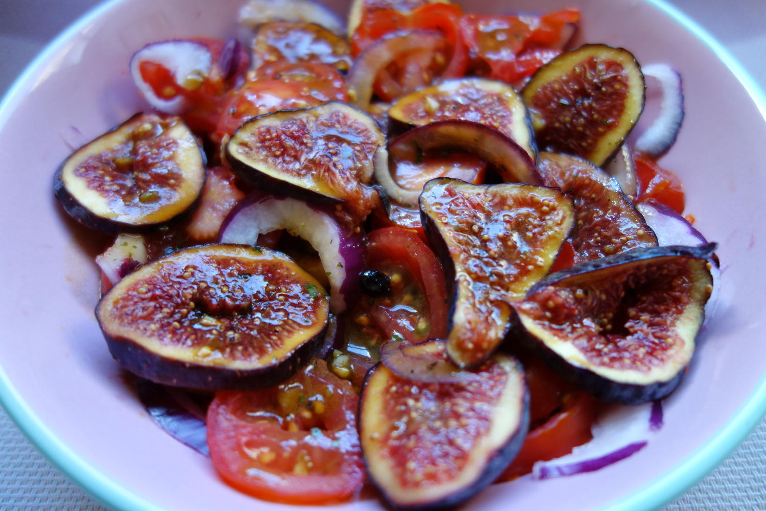 Tomaten-Feigen-Salat - Rezept mit Bild - kochbar.de