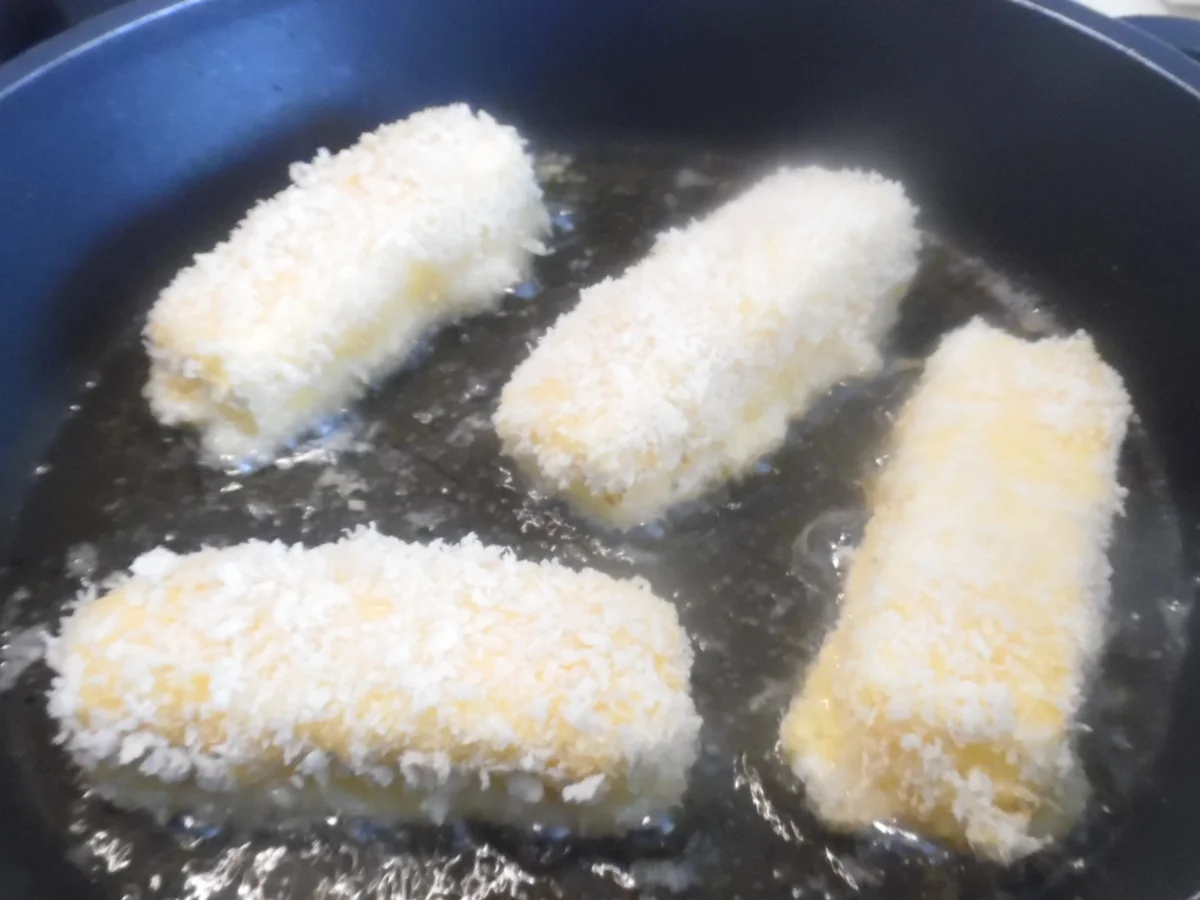 Zucchini-Suppe mit Schafskäse-Sticks - Rezept - Bild Nr. 3473