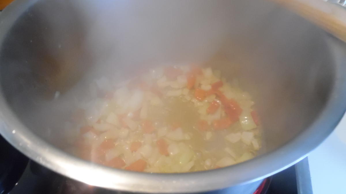Zucchini-Suppe mit Schafskäse-Sticks - Rezept - Bild Nr. 3481