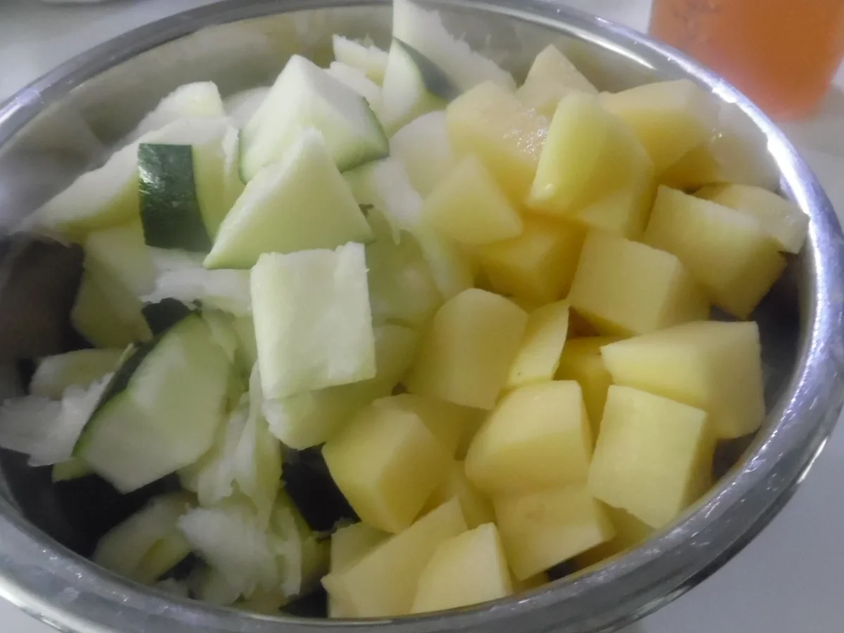 Zucchini-Suppe mit Schafskäse-Sticks - Rezept - Bild Nr. 3482