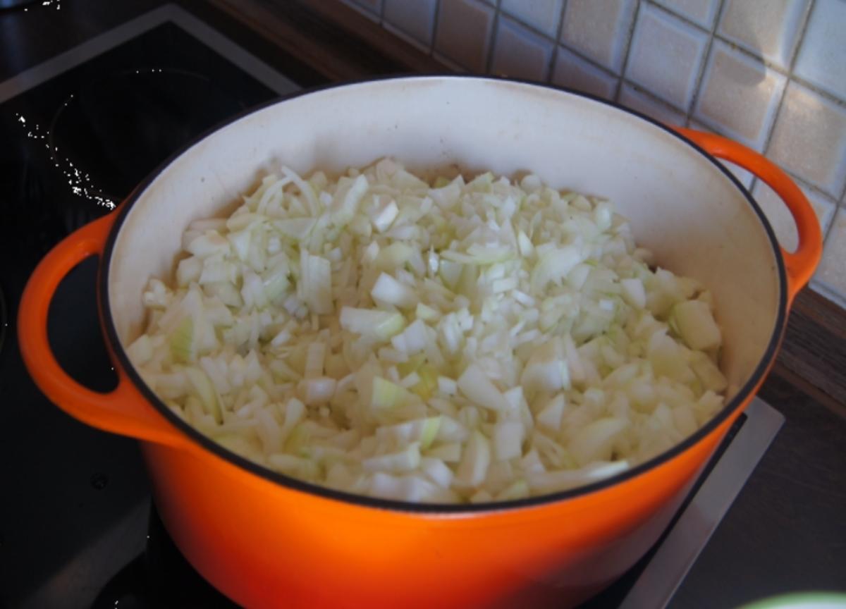 Rindergulasch mit Zwiebeln und roten Paprikas - Rezept - Bild Nr. 3474