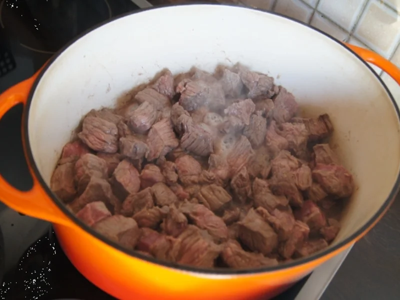 Rezept: Rindergulasch mit Zwiebeln und roten Paprikas Bild Nr. 3476 Rindergulasch mit Zwiebeln und roten Paprikas - Rezept - Bild Nr. 3476