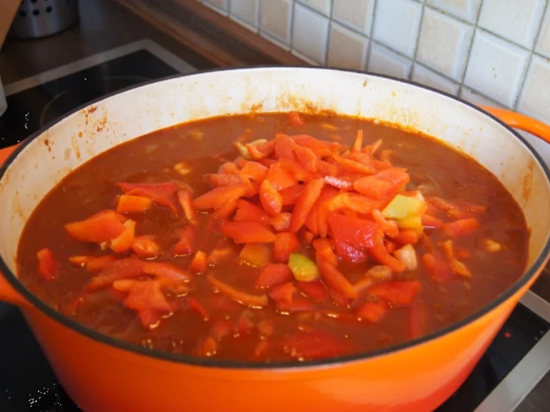 Rezept: Rindergulasch mit Zwiebeln und roten Paprikas Bild Nr. 3480 Rindergulasch mit Zwiebeln und roten Paprikas - Rezept - Bild Nr. 3480