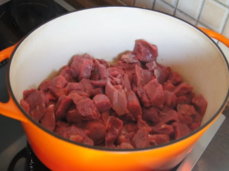 Rezept: Rindergulasch mit Zwiebeln und roten Paprikas Bild Nr. 3484 Rindergulasch mit Zwiebeln und roten Paprikas - Rezept - Bild Nr. 3484