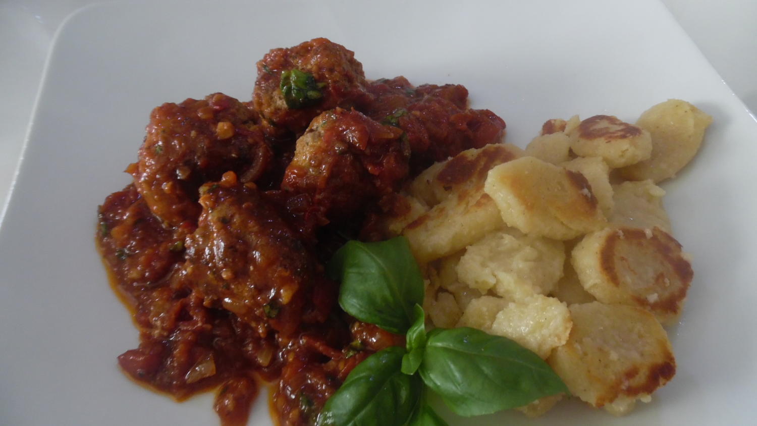 Polpette al sugo di pomodori - Rezept mit Bild - kochbar.de
