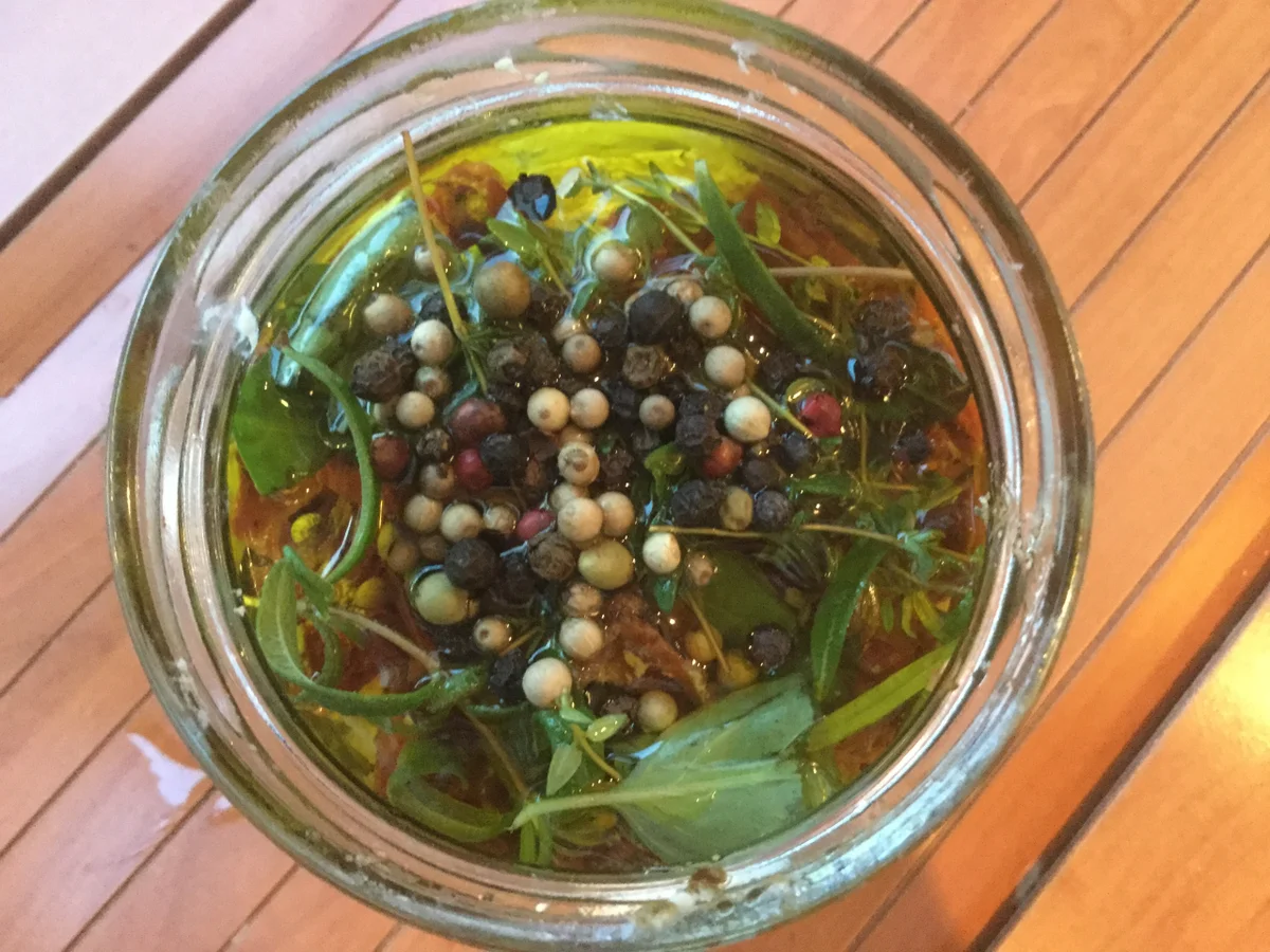 Rezept: Schafskäse und getrocknete Tomaten in Olivenöl eingelegt Bild Nr. 3473 Schafskäse und getrocknete Tomaten in Olivenöl eingelegt - Rezept - Bild Nr. 3473