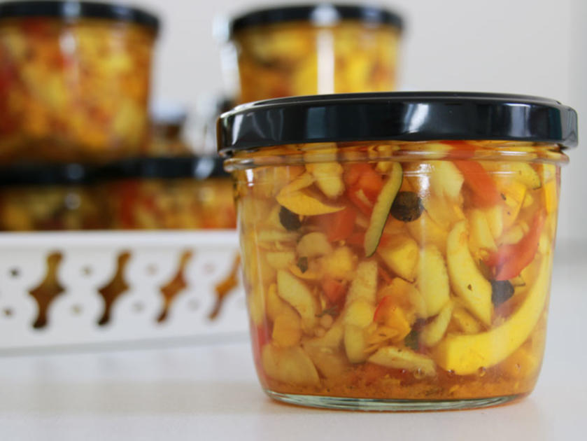 Eingelegte Zucchini - schnell &amp; einfach - 29 kcal/100g