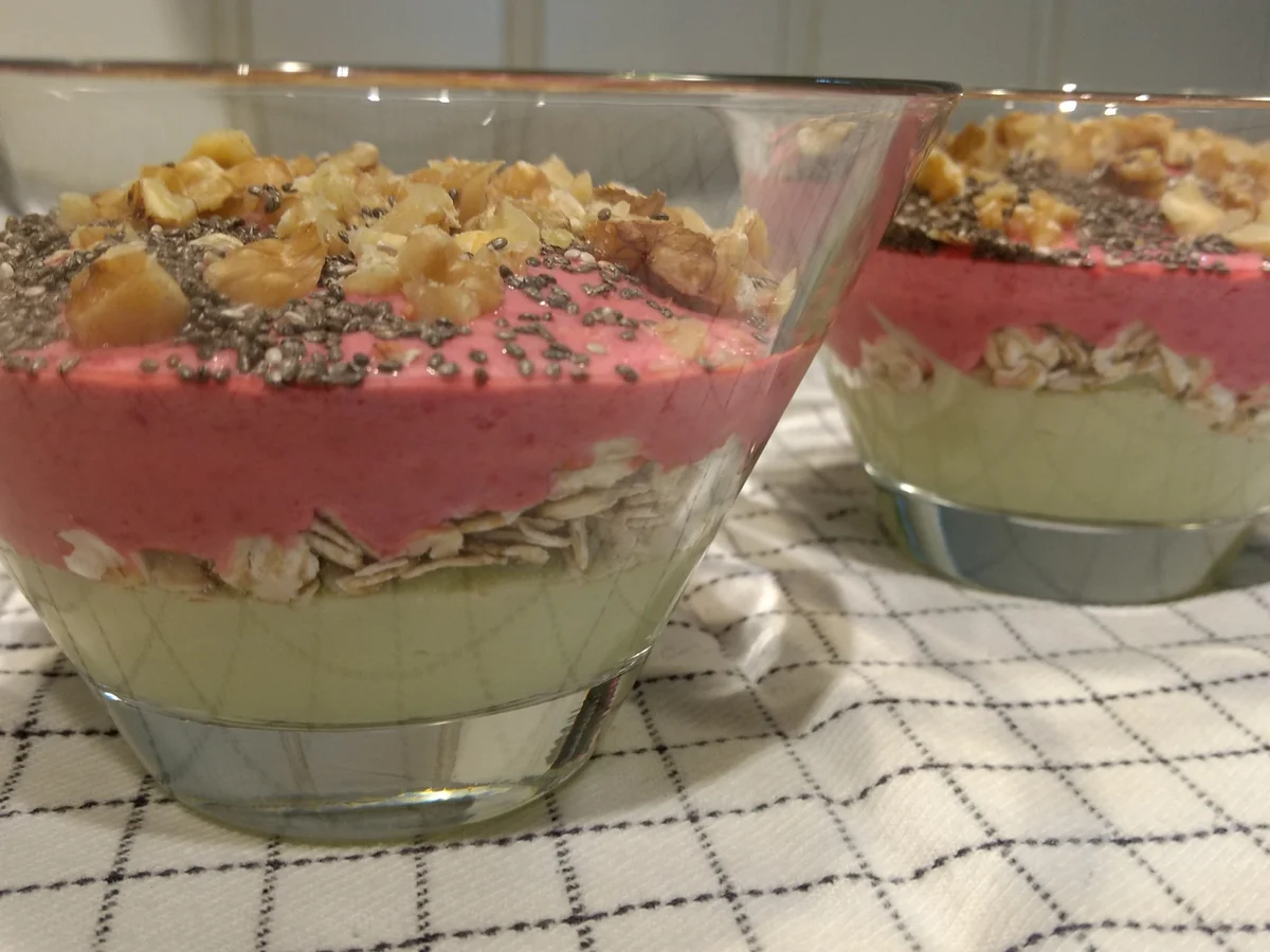 Rezept: BiNe` S AVOCADO - BEERENCREME - MÜSLI Bild Nr. 3501 BiNe` S AVOCADO - BEERENCREME - MÜSLI - Rezept - Bild Nr. 3501