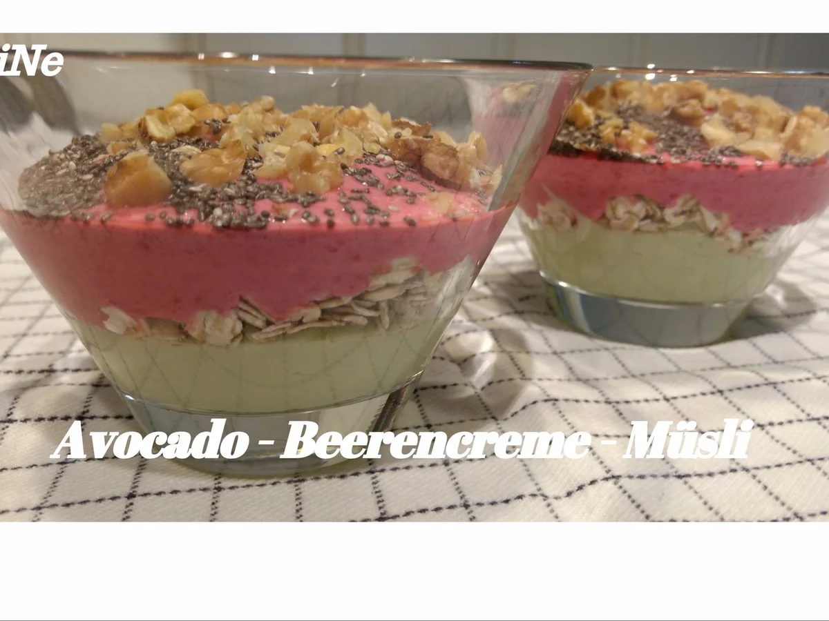 Rezept: BiNe` S AVOCADO - BEERENCREME - MÜSLI Bild Nr. 3497 BiNe` S AVOCADO - BEERENCREME - MÜSLI - Rezept - Bild Nr. 3497