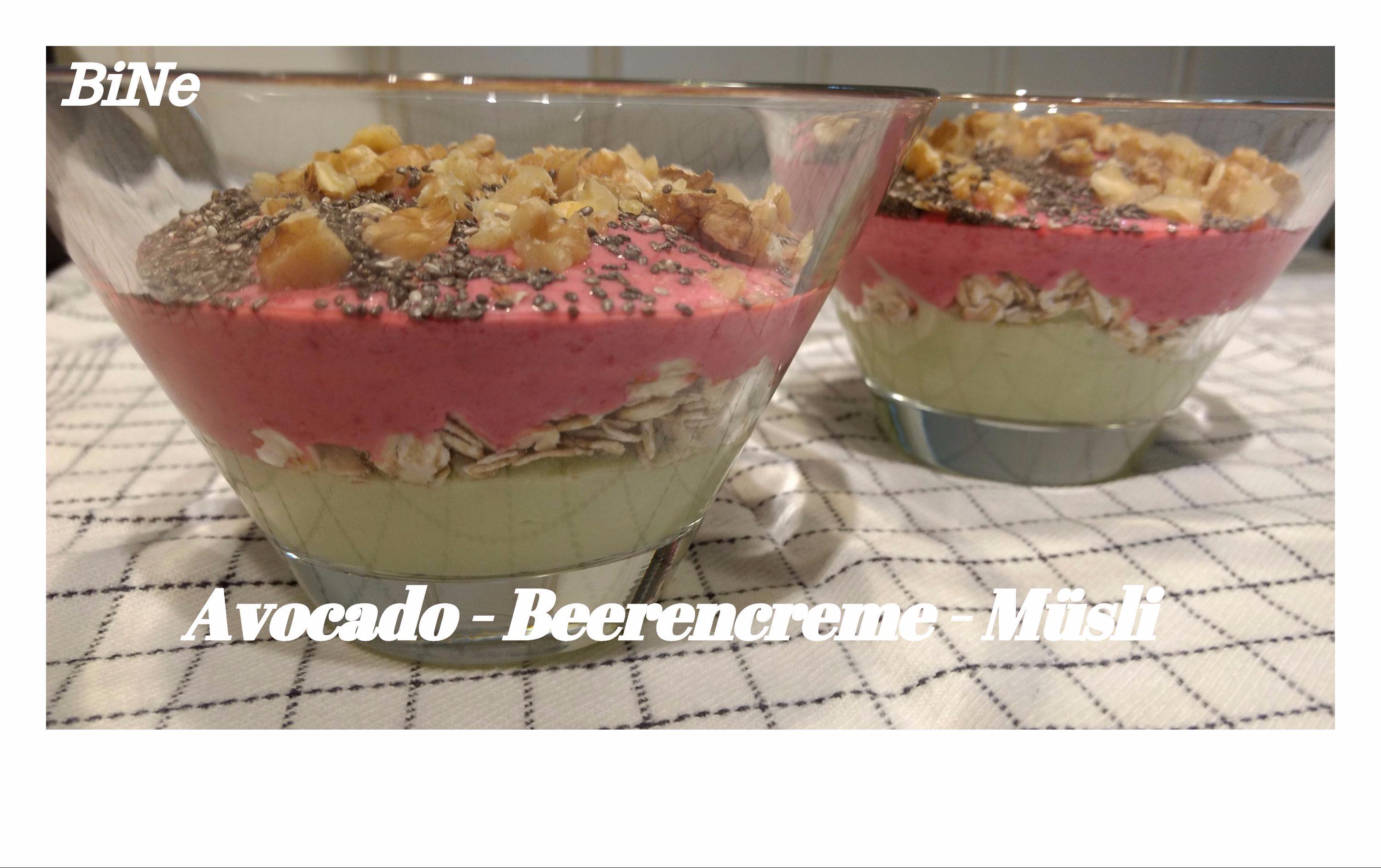 Bilder für BiNe` S AVOCADO - BEERENCREME - MÜSLI - Rezept