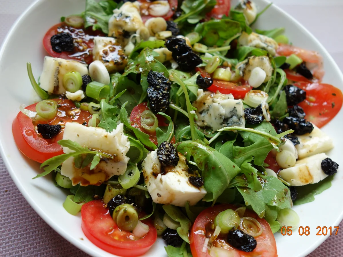 Rezept: Gorgonzola auf fruchtigem Rucola-Salat Bild Nr. 2 Gorgonzola auf fruchtigem Rucola-Salat - Rezept - Bild Nr. 2