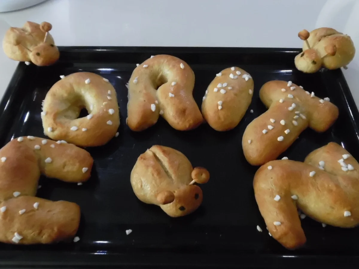 Hefeteig für Motiv-Gebäck, Zopf oder Brötchen - Rezept - Bild Nr. 3511