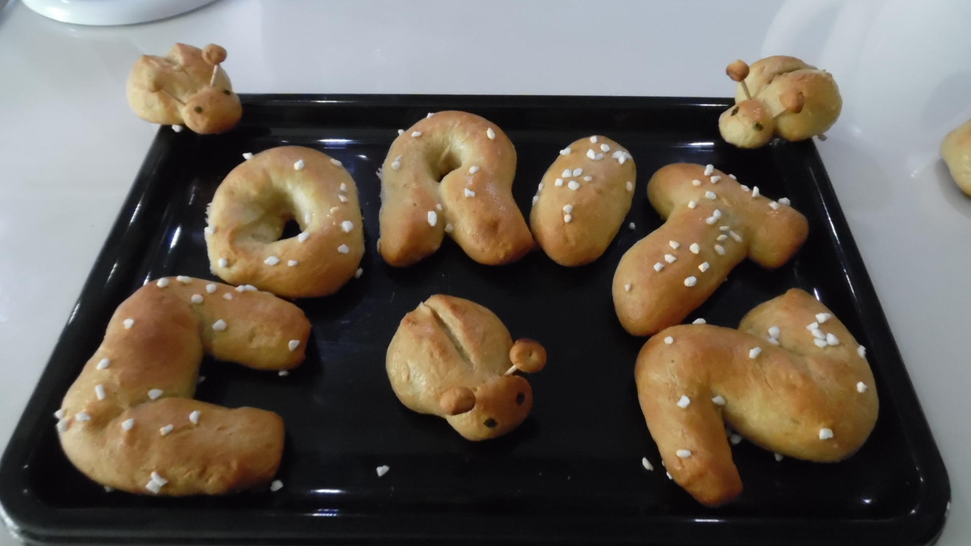 Bilder für Hefeteig für Motiv-Gebäck, Zopf oder Brötchen - Rezept