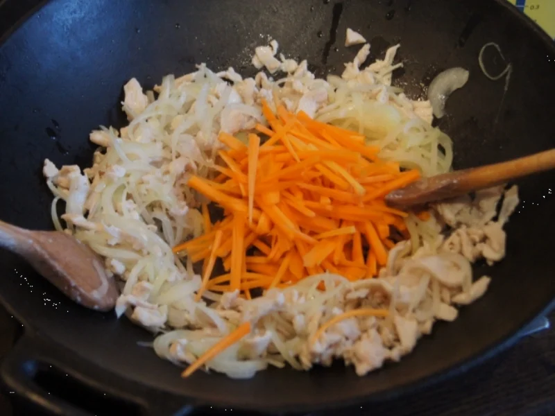 Asiatische Hähnchenbrustfiletsuppe mit Gemüse - Rezept - Bild Nr. 3515