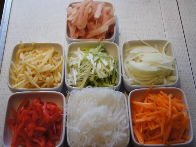 Asiatische Hähnchenbrustfiletsuppe mit Gemüse - Rezept - Bild Nr. 3517