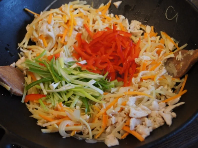 Asiatische Hähnchenbrustfiletsuppe mit Gemüse - Rezept - Bild Nr. 3520